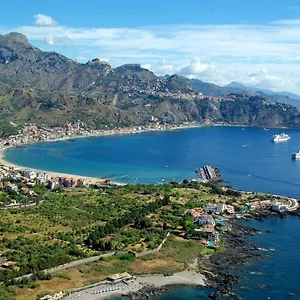 Stanza Vista Mare Giardini Naxos